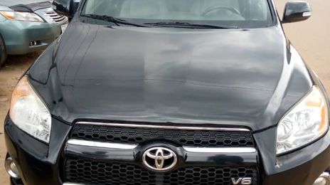 Toyota RAV4 • 2011 • 32 km