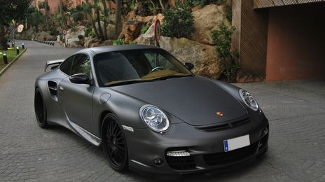 Porsche 997 • 2005 • 92,200 km