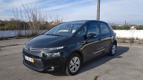 Citroën C4 • 2016 • 200,000 km
