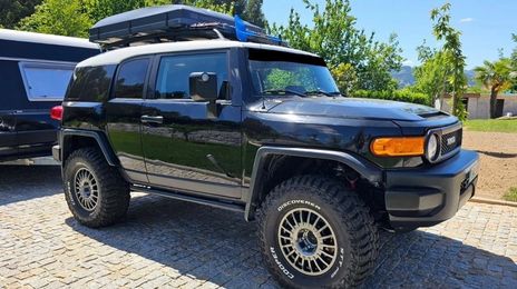 Toyota FJ Cruiser • 2006 • 63,000 km