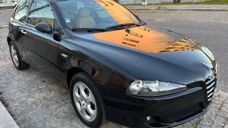 Alfa Romeo 147 • 2005 • 122,000 km