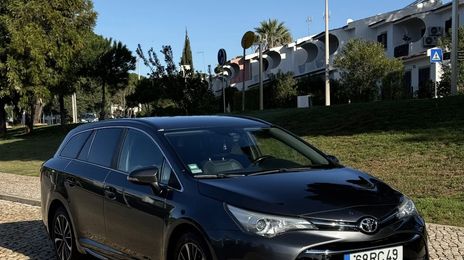 Toyota Avensis • 2016 • 176,000 km