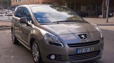 Peugeot 5008 • 2010 • 56,111 km