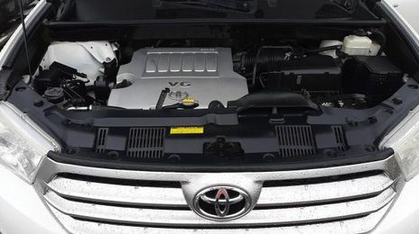 Toyota Highlander Hybrid • 2011 • 10,000 km