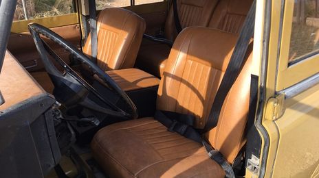 Land Rover 109 • 1975 • 34,000 km