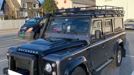 Land Rover Defender • 2016 • 17,000 km