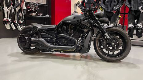 Harley Davidson xl883 • 2016 • 5,611 km