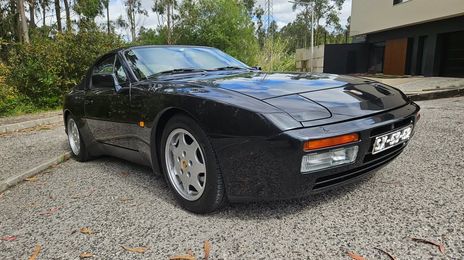 Porsche 944 • 1991 • 110,800 km