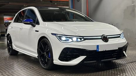 Volkswagen Golf • 2024 • 8,900 km