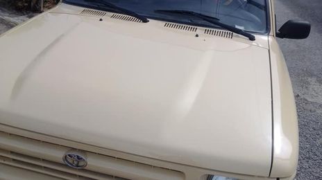 Toyota Hilux • 1994 • 300,000 km