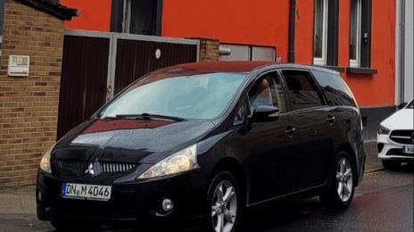 Mitsubishi Grandis • 2009 • 280,000 km