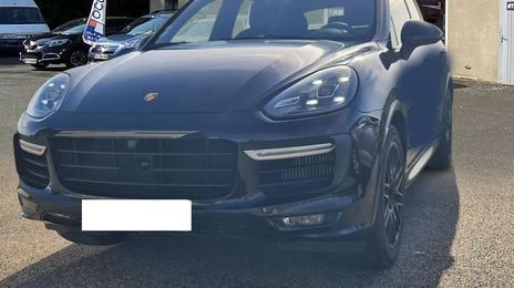 Porsche Cayenne • 2015 • 55,000 km