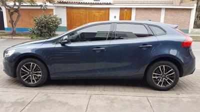 Volvo V40 • 2018 • 5,000 km