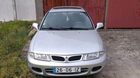Mitsubishi Carisma • 1996 • 300,000 km