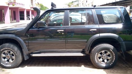 Nissan Patrol • 2000 • 180,000 km