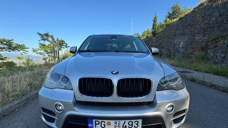 BMW X5 • 2010 • 183,000 km