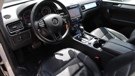 Volkswagen Touareg • 2012 • 169,000 km