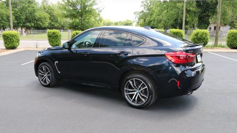 BMW X6 • 2019 • 95,700 km
