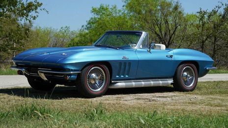 Chevrolet Corvette • 1966 • 22,000 km