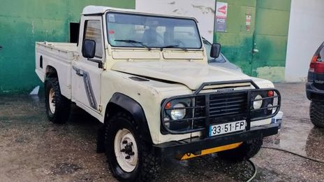 Land Rover Defender • 2007 • 98,000 km
