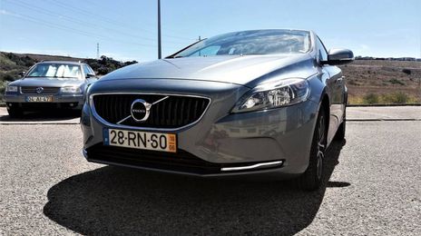 Volvo V40 • 2016 • 12,000 km
