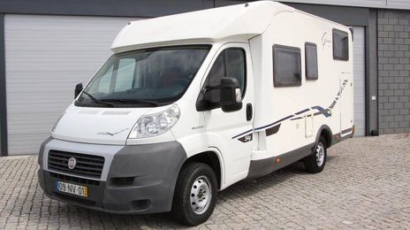 Aston Martin DBS Superleggera • 2018 • 30,000 km