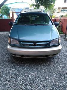 Toyota Sequoia • 2000 • 87,601 km