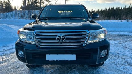 Toyota Land Cruiser • 2012 • 264,700 km