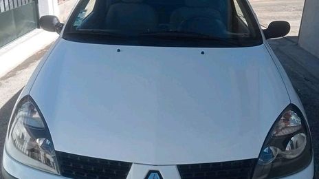 Renault Clio • 2002 • 213,000 km