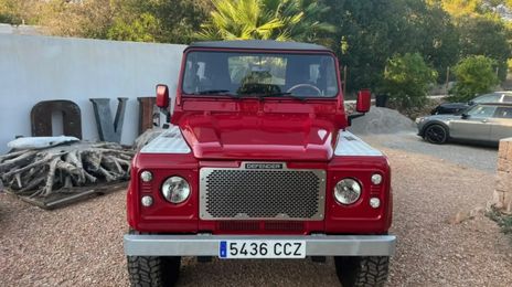 Land Rover Defender • 2002 • 23,000 km