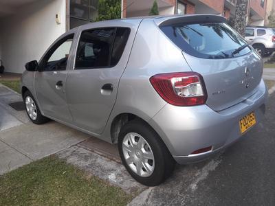 Renault Sandero • 2019 • 8,000 km