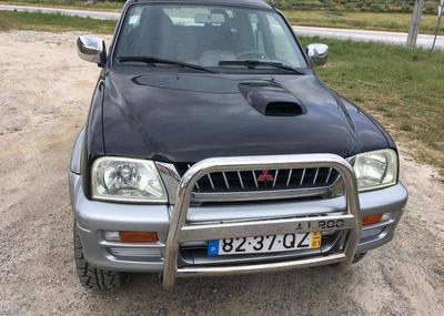 Mitsubishi L200 • 2001 • 250,000 km
