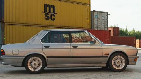 BMW M5 • 1987 • 151,000 km