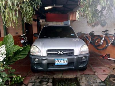 Hyundai Tucson • 2006 • 200,000 km