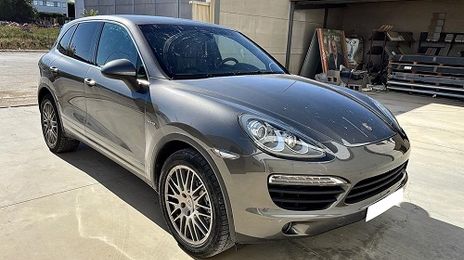 Porsche Cayenne • 2011 • 155,000 km