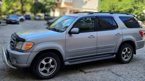 Toyota Sequoia • 2001 • 300,000 km