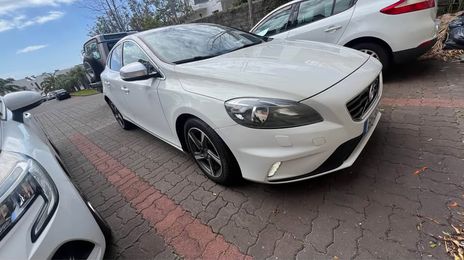 Volvo V40 • 2014 • 114,000 km