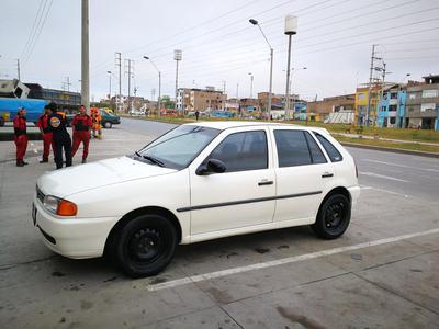 Volkswagen Gol • 1998 • 174,000 km