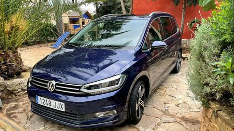 Volkswagen Touran • 2015 • 73,000 km