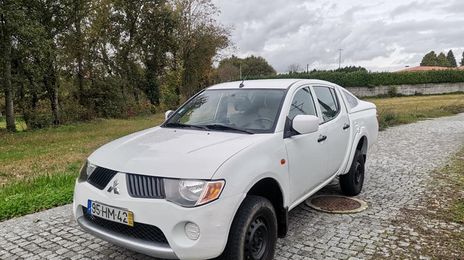 Mitsubishi L200 • 2009 • 97,000 km