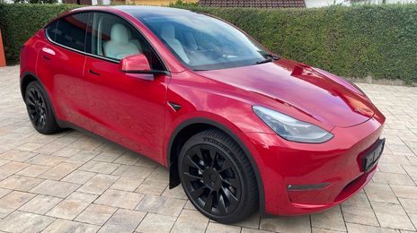 Tesla Model Y • 2022 • 18,000 km