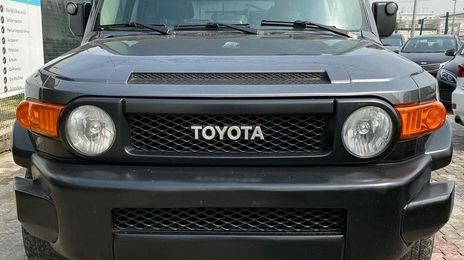 Toyota FJ Cruiser • 2012 • 2 km