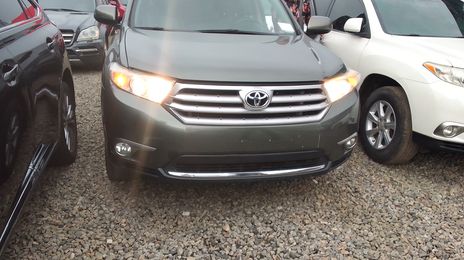 Toyota Highlander • 2013 • 107,000 km