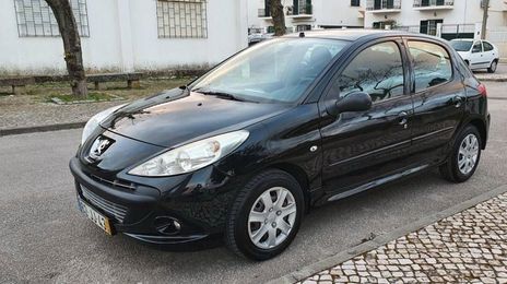 Peugeot 206 • 2010 • 110,000 km