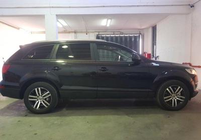 Audi Q7 • 2006 • 299,999 km
