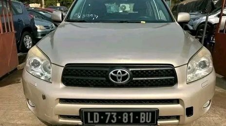 Toyota RAV4 • 2012 • 2,000 km