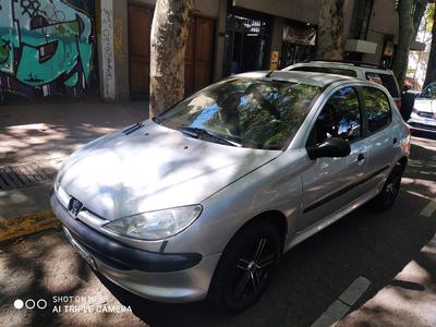 Peugeot 206 • 2011 • 118,000 km