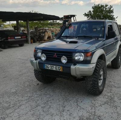 Mitsubishi Pajero • 1994 • 176,000 km