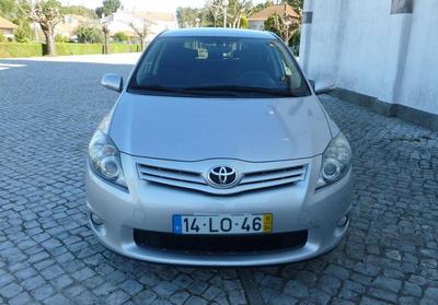 Toyota Auris • 2011 • 120,000 km
