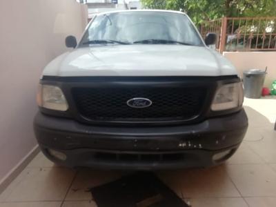 Ford F-150 • 2001 • 0 km